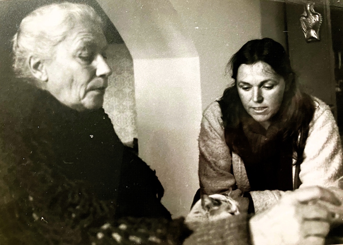 Yvonne Scholten con Joyce Lussu (Fonte: Archivio privato Yvonne Scholten, per gentile concessione)